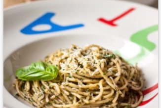 Тальятелли с песто,фисташками и пармезаном,немного ликера Бисерина