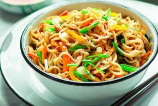 Овощная лапша Хакка