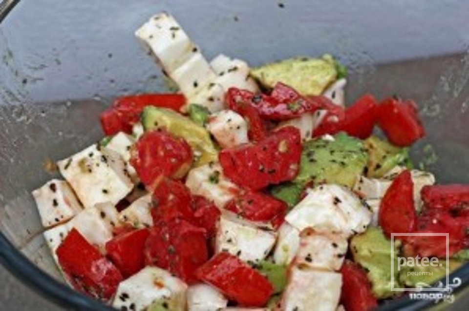 Салат с авокадо и моцареллой - Шаг 4