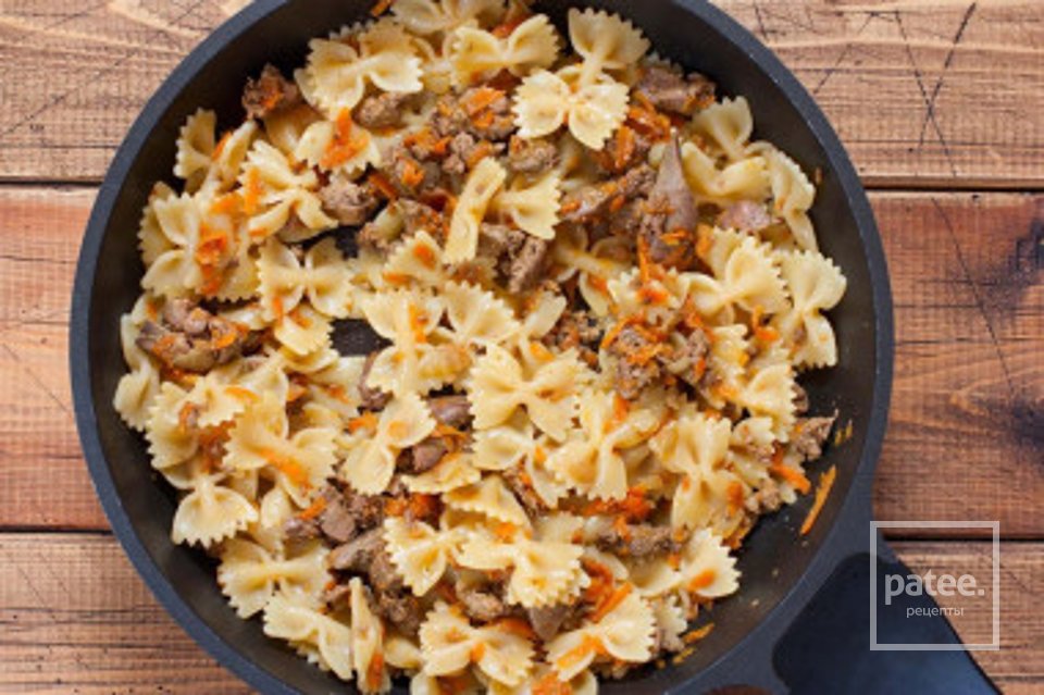 Печень с макаронами - Шаг 6