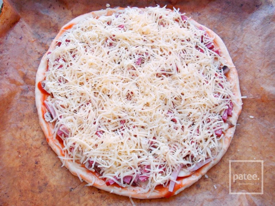 Пицца с колбасой грибами и сыром 🍕 - Шаг 12
