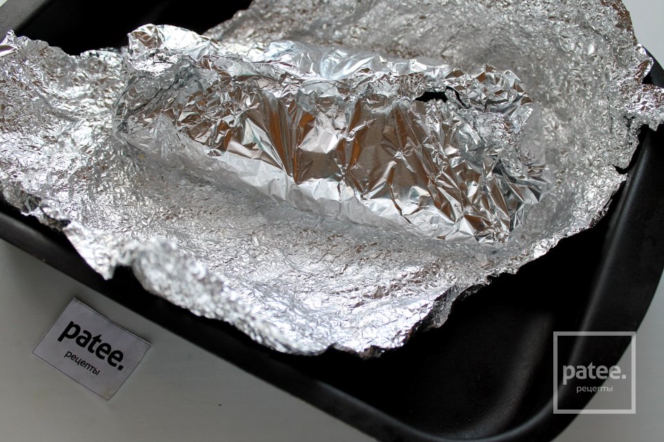 Скумбрия, запечённая в фольге с помидором и чесноком - Шаг 9