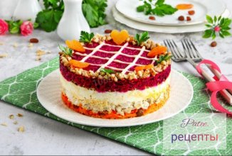 Салат Любовница с изюмом орехами и курицей