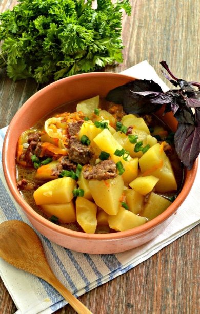 Картофель тушёный в мультиварке с овощами и говядиной 👍🏼