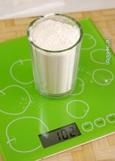 Пирог со свежей клубникой и сметанной заливкой 🍮 - Шаг 3