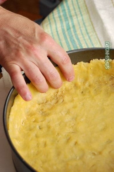 Пирог со свежей клубникой и сметанной заливкой 🍮 - Шаг 10