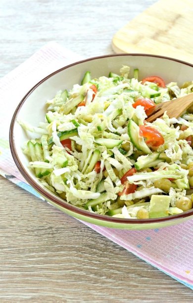 Салат с пекинской капустой, авокадо и черри 🥗 - Шаг 1