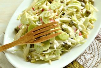 Салат с капустой, крабовыми палочками и грушей 🥗