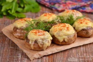 Фаршированные шампиньоны с фаршем и сыром 🍄