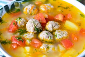 Суп с фрикадельками и помидорами 🍲