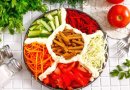 Салат &laquo;Ромашка&raquo; со свежей свеклой 🥗