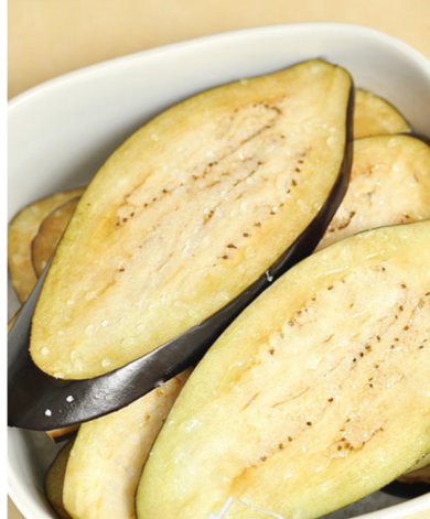 Куриные грудки, запеченные с баклажанами и моцареллой 🍗 - Шаг 3