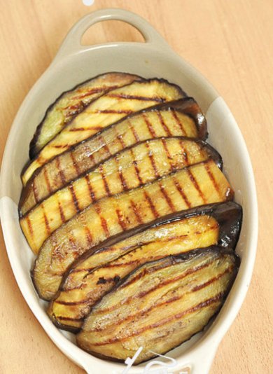 Куриные грудки, запеченные с баклажанами и моцареллой 🍗 - Шаг 10