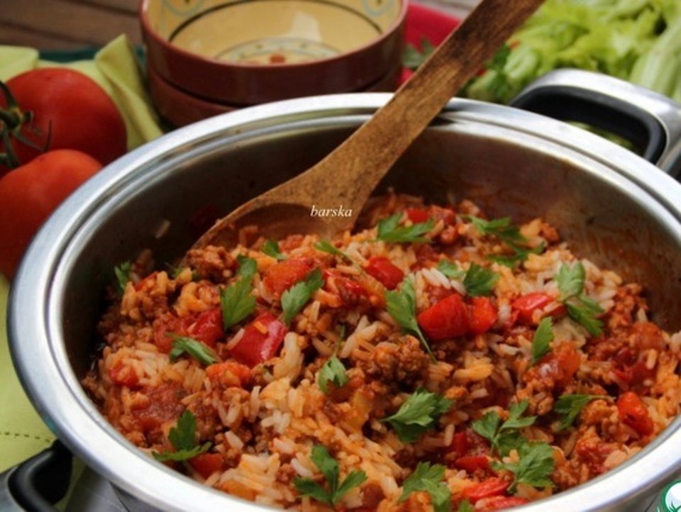 Итальянская сковорода с фаршем, овощами и рисом 🥣 - рецепт с ...