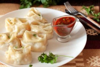 Манты с мясом и капустой 🥟