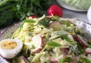 Салат с редиской, капустой и яйцом 🥗