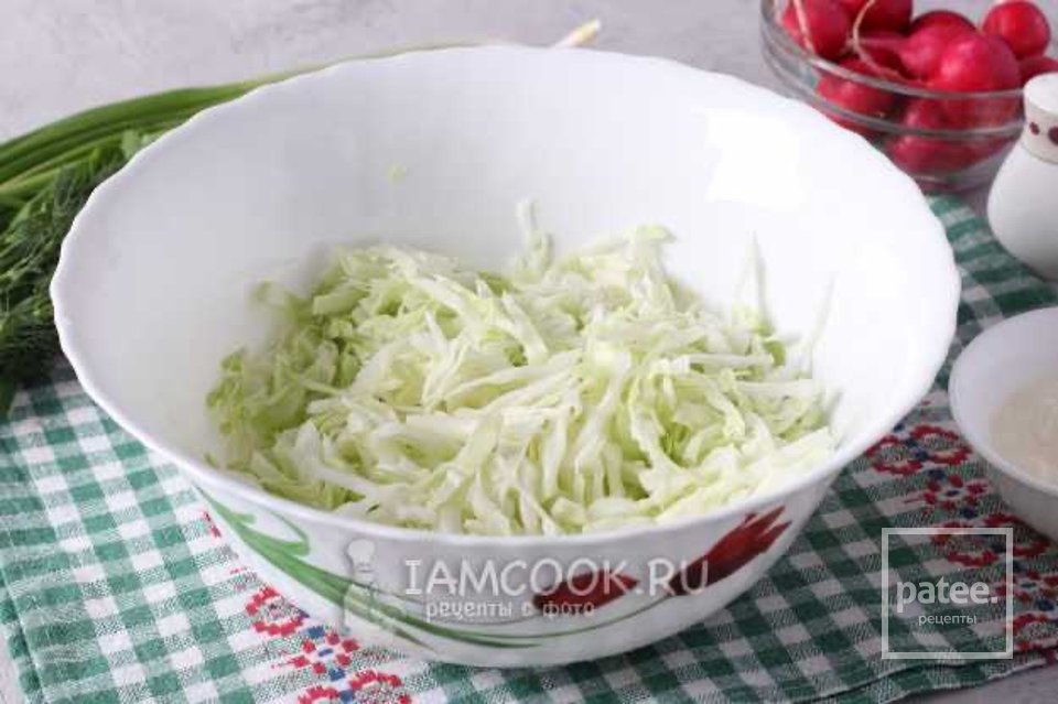 Салат с редиской, капустой и яйцом 🥗 - Шаг 2