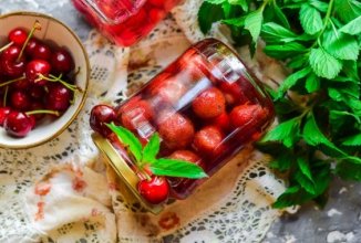 Компот из клубники и черешни на зиму