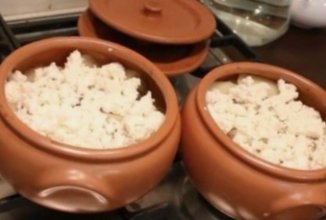 Минтай, запеченный в духовке с картошкой и майонезом под сыром