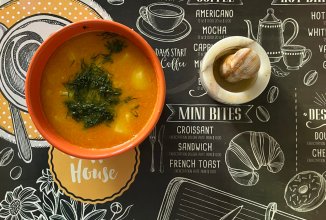 Гороховый суп с куркумой