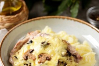 Отбивные из свинины с грибами и черносливом 🥩