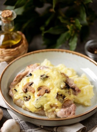 Отбивные из свинины с грибами и черносливом 🥩