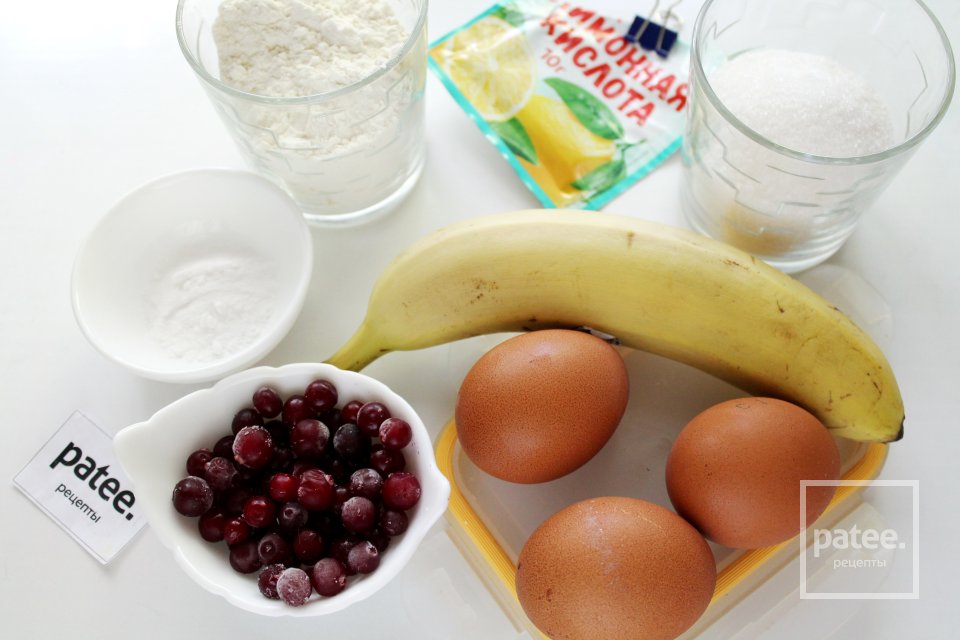 Мини-бисквиты с клюквой и бананом - Шаг 1