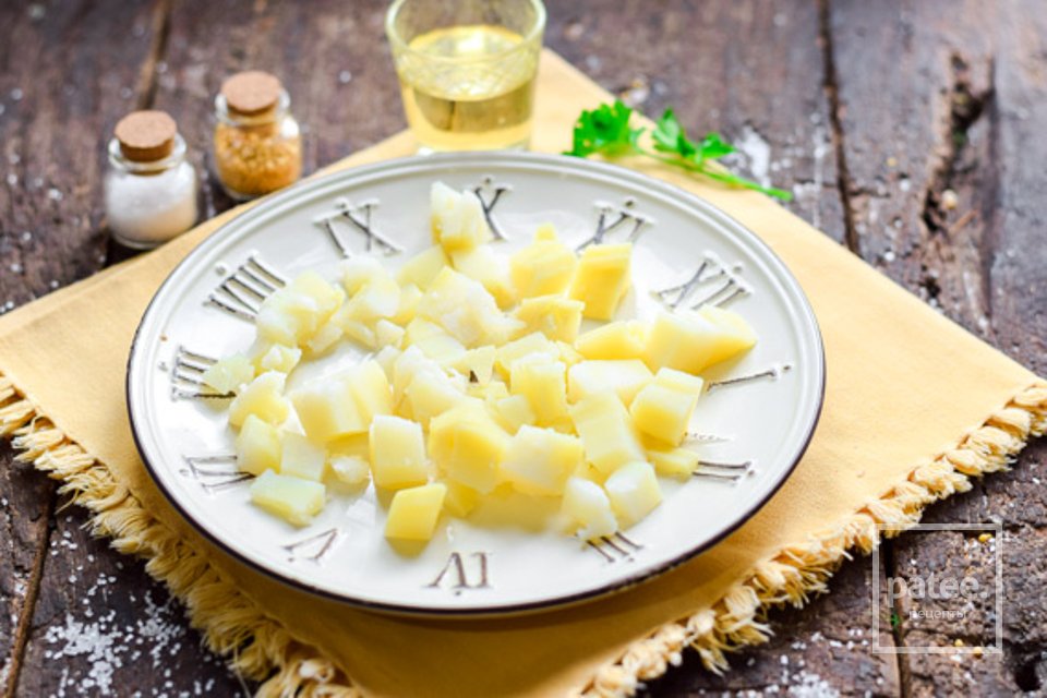 Салат из печени трески с картошкой 🥗 - Шаг 2
