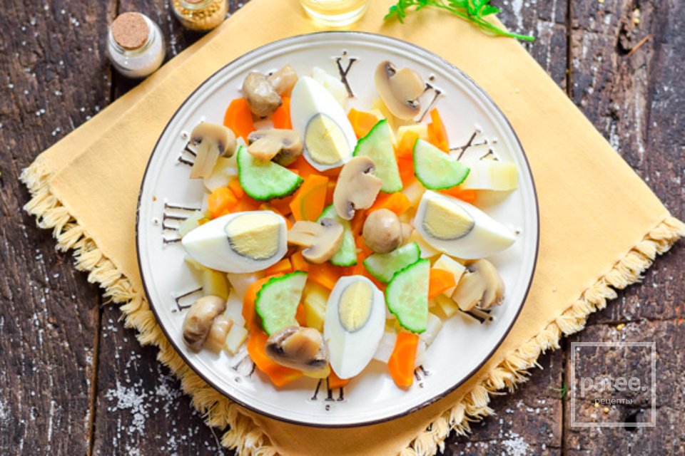 Салат из печени трески с картошкой 🥗 - Шаг 6