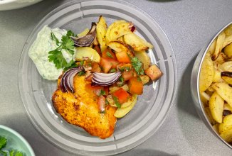 ГРЕЧЕСКАЯ КУРОЧКА С СОУСОМ TZATZIKI🍗