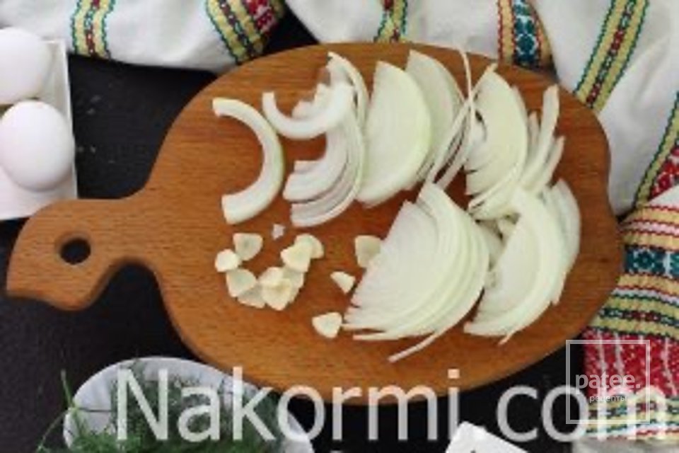 Картошка, жаренная с яйцом 🥔 - Шаг 2