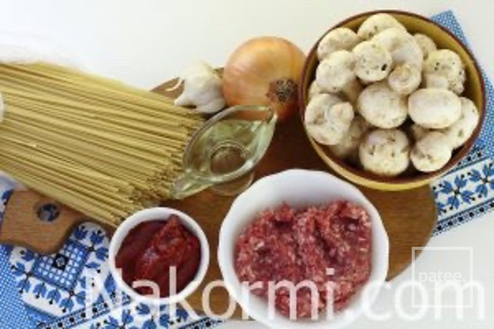 Спагетти с грибами и фаршем 🍝 - Шаг 1