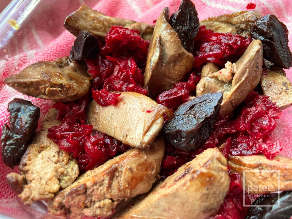 Свекольный салат с куриной печенью. - Шаг 5