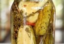 Маринованные  огурцы  "пaльчики oближeшь".