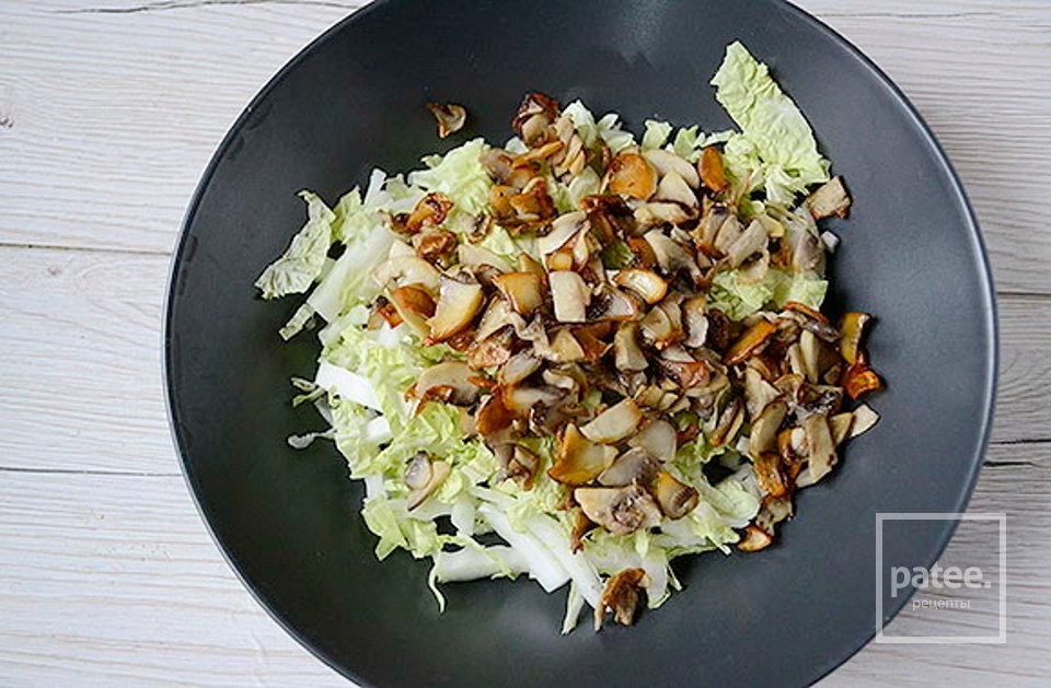 Салат с шампиньонами и пекинской капустой 🥗 - Шаг 3