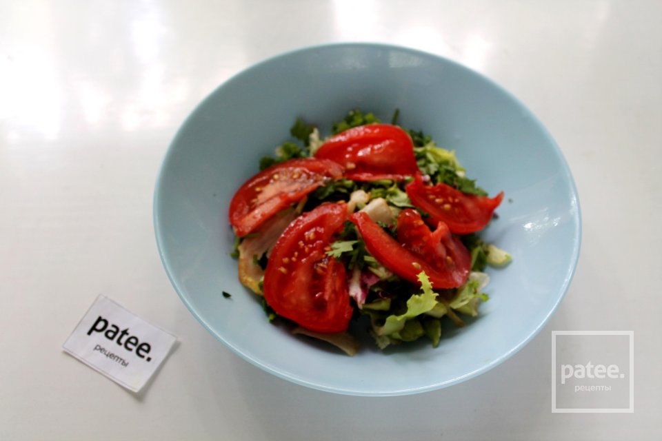 Салат из салатного микса с яйцом в сметанно-горчичной заправке - Шаг 10