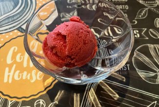 Клубничное мороженое