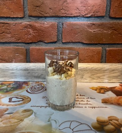 Овсяная каша &laquo;в банке&raquo; с бананом