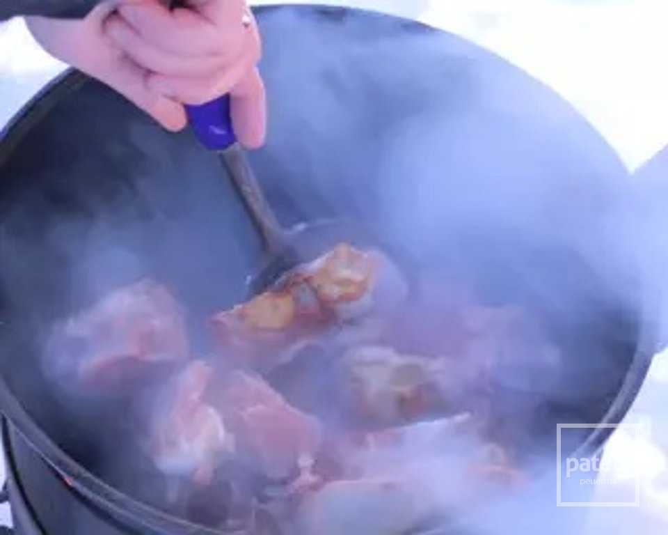 Шурпа в казане на костре - Шаг 4