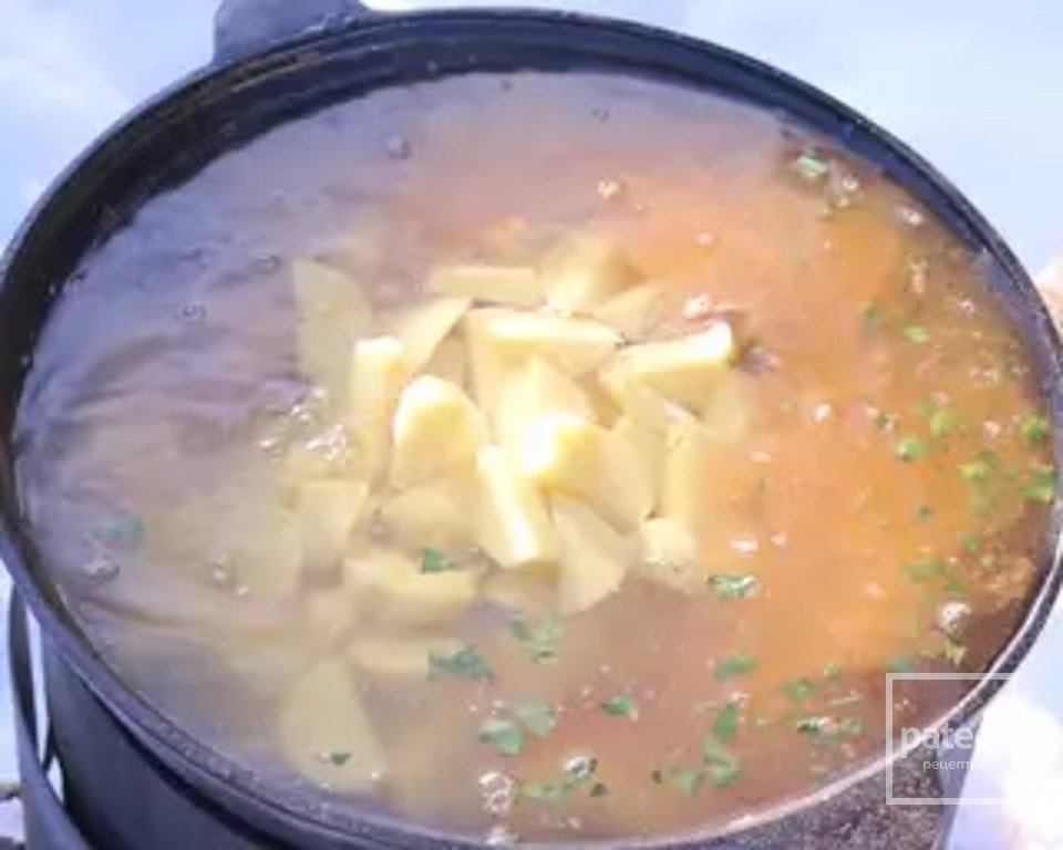 Шурпа в казане на костре - Шаг 6