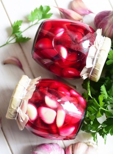 Маринованный чеснок зубчиками со свеклой на зиму 🫙