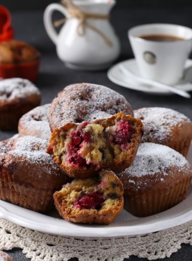 Кексы с вишней в силиконовых формочках 🧁 - Шаг 10