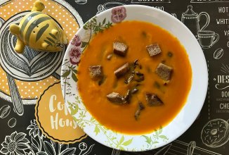 Суп-пюре из батата с вешенками и сухариками