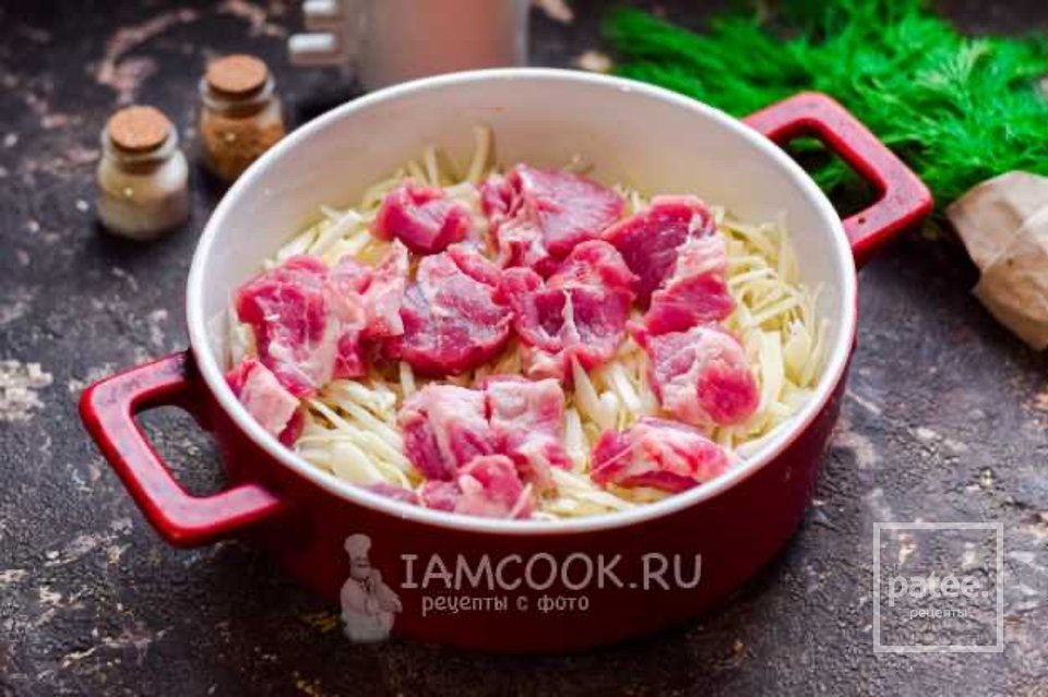 Капуста с мясом в духовке в томатном соусе 👍🏼 - Шаг 3