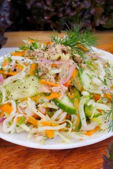 Салат с пекинской капустой и печенью трески 🥗 - Шаг 1