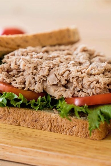 Вкуснейшие бутерброды с тунцом и сельдереем 🥪 - Шаг 1