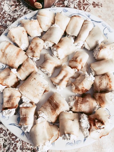 Кабачковые рулетики с творожно-чесночной начинкой - Шаг 1