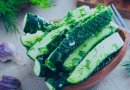Быстрые малосольные огурцы в пакете