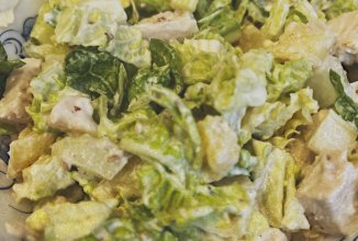 Хрустящий салат с ананасом