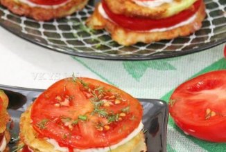 Кабачки в кляре с чесноком и помидорами 👍🏼